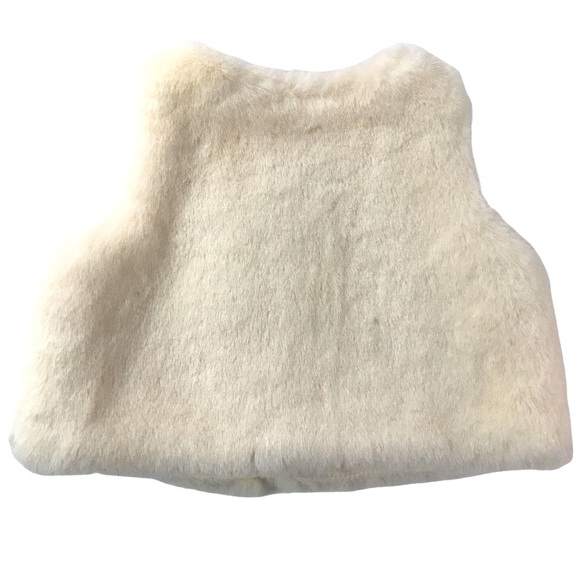 ✨Sold✨Baby Gap Faux Fur Cream Coloured Vest With Loop Buttons Size 0-6 Months - Picture 2 of 10